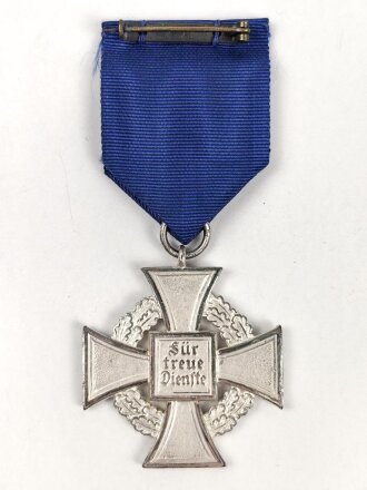 Treudienst Ehrenzeichen für 25 Jahre. Guter Zustand, am Band mit Tragenadel. Im Etui ohne Hersteller