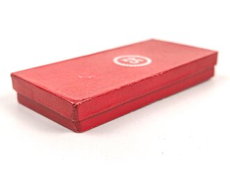 Treudienst Ehrenzeichen für 25 Jahre. Guter Zustand, am Band mit Tragenadel. Im Etui ohne Hersteller