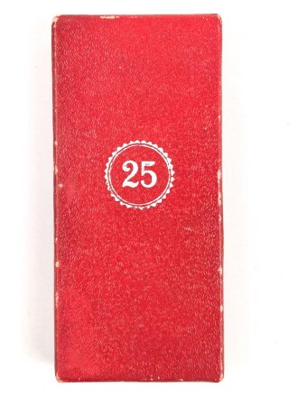 Treudienst Ehrenzeichen für 25 Jahre. Guter Zustand, am Band mit Tragenadel. Im Etui von Gold- u. Silber-Scheideanstalt Oberstein Franz Reischauer 