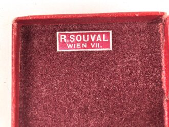 Treudienst Ehrenzeichen für 25 Jahre. Guter Zustand, am Band mit Tragenadel. Im Etui von R. Souval Wien VII.