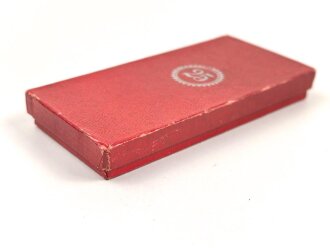 Treudienst Ehrenzeichen für 25 Jahre. Guter Zustand, am Band mit Tragenadel. Im Etui von R. Souval Wien VII.