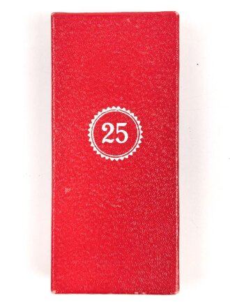 Treudienst Ehrenzeichen für 25 Jahre. Guter Zustand, am Band mit Tragenadel. Im Etui von Friedrich Keller Metallschmuckfabrik Oberstein