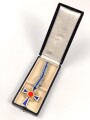 Ehrenkreuz der Deutschen Mutter ( Mutterkreuz ) in Gold mit Band im Etui, Hersteller R.Souval Wien VII