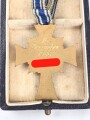 Ehrenkreuz der Deutschen Mutter ( Mutterkreuz ) in Gold mit Band im Etui, Hersteller R.Souval Wien VII