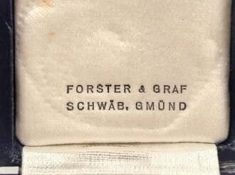Ehrenkreuz der Deutschen Mutter ( Mutterkreuz ) in Gold mit Band im Etui, Hersteller Forster & Graf Schwäb. Gmünd