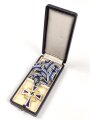 Ehrenkreuz der Deutschen Mutter ( Mutterkreuz ) in Gold mit Band im Etui, Hersteller B.H. Mayer Pforzheim