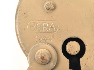 Wehrmacht Vorhängeschloss "Bora 1944", Originallack, Neuwertig mit zwei Schlüsseln, so auch an den Motorradpacktaschen verwandt