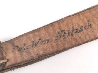 Tornisterriemen Wehrmacht, getragenes Stück, mit Reichsbetriebsnummer