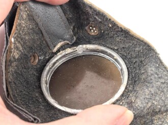 Allgemeine Schutzbrille Wehrmacht in Hülle aus Ersatzmaterial. Umbral Gläser ( getönt) , mit beiliegendem Hinweiszettel, dieser mit Druckvermerk von 1942
