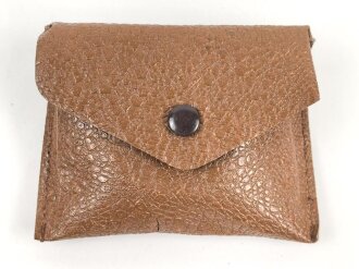 Allgemeine Schutzbrille Wehrmacht in Hülle aus Ersatzmaterial. Umbral Gläser ( getönt) , mit beiliegendem Hinweiszettel, dieser mit Druckvermerk von 1942