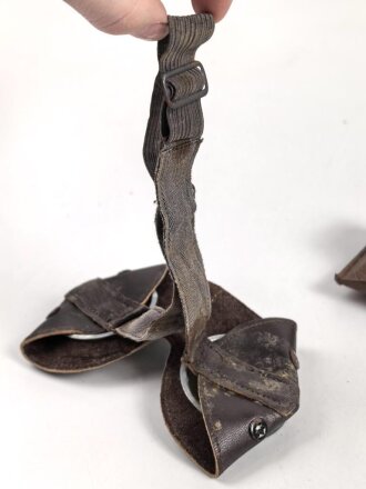 Allgemeine Schutzbrille Wehrmacht in Hülle aus Ersatzmaterial. Umbral Gläser ( getönt) , mit beiliegendem Hinweiszettel, dieser mit Druckvermerk von 1942