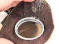 Allgemeine Schutzbrille Wehrmacht in Hülle aus Ersatzmaterial. Umbral Gläser ( getönt) , mit beiliegendem Hinweiszettel, dieser mit Druckvermerk von 1942