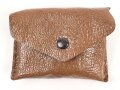 Allgemeine Schutzbrille Wehrmacht in Hülle aus Ersatzmaterial. Umbral Gläser ( getönt) , mit beiliegendem Hinweiszettel, dieser mit Druckvermerk von 1942
