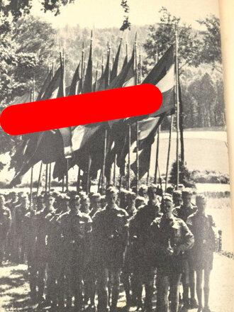 "Adolf Hitlermarsch der deutschen Jugend" Zentralverlag Ernst Eher, datiert 1939, unter DIN A4, 106 Seiten, gebraucht, im Schutzumschlag