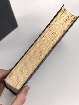 Adolf Hitler "Mein Kampf", blaue Ganzleinenausgabe von 1938 in nicht zugehörigem Schuber, dieser defekt