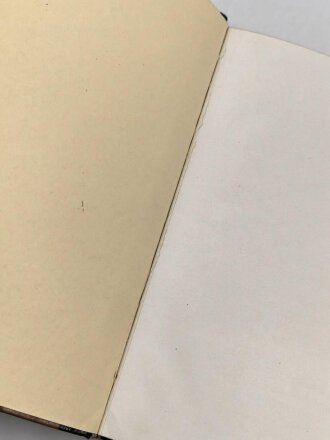 Adolf Hitler "Mein Kampf", Hochzeitsausgabe der Stadt Graz von 1939 im Schuber mit Goldschnitt, die Seite mit der Widmung entfernt
