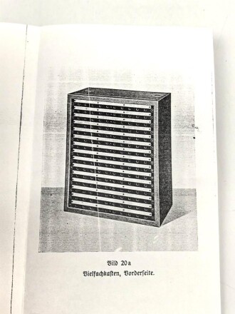 L.Dv. 419/4d "Der große Feldklappenschrank als 0B/Sb Vielsachortsvermittlung mit Fernplatz" datiert 1937, 74 Seiten mit vielen Anlagen, DIN A5, , neuzeitliche Kopie