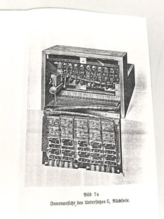 L.Dv. 419/4d "Der große Feldklappenschrank als 0B/Sb Vielsachortsvermittlung mit Fernplatz" datiert 1937, 74 Seiten mit vielen Anlagen, DIN A5, , neuzeitliche Kopie