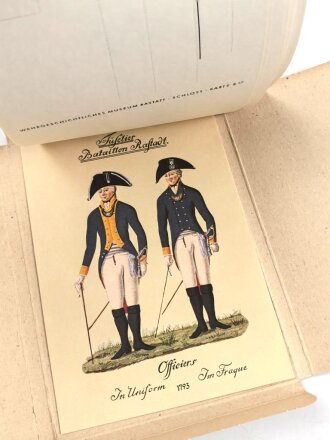 "Badische Uniformen aus zwei Jahrhunderten 1. und 2. Serie"  56 farbige Uniformpostkarten, vollständig