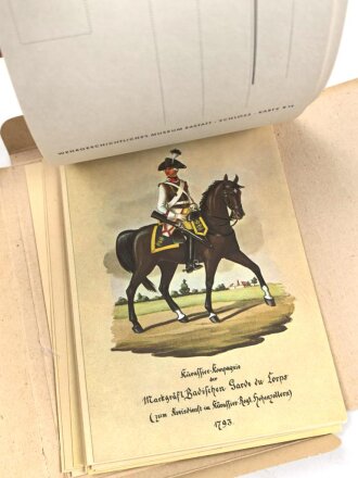 "Badische Uniformen aus zwei Jahrhunderten 1. und 2. Serie"  56 farbige Uniformpostkarten, vollständig
