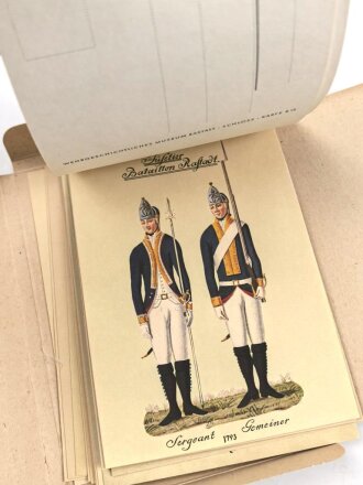 "Badische Uniformen aus zwei Jahrhunderten 1. und 2. Serie"  56 farbige Uniformpostkarten, vollständig