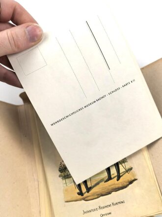 "Badische Uniformen aus zwei Jahrhunderten 1. und 2. Serie"  56 farbige Uniformpostkarten, vollständig