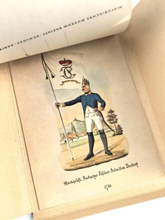 "Badische Uniformen aus zwei Jahrhunderten 1. und 2. Serie"  56 farbige Uniformpostkarten, vollständig
