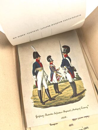 "Badische Uniformen aus zwei Jahrhunderten 1. und 2. Serie"  56 farbige Uniformpostkarten, vollständig