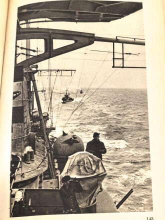 "Die Wehrmacht - Im Zeichen des Weltkrieges", datiert 1942, 319 Seiten, über DIN A5, gebraucht