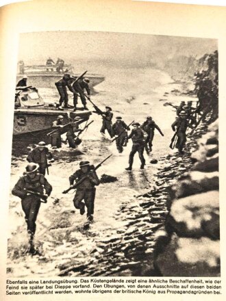 "Die Wehrmacht - Im Zeichen des Weltkrieges", datiert 1942, 319 Seiten, über DIN A5, gebraucht