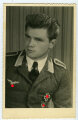 Studioaufnahme eines Angehörigen der Luftwaffe, Maße: 8,5 x 13,5 cm