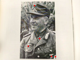"Uniforms, Organization and History of the Afrikakorps" 255 Seiten, über DIN A5, gebraucht, englisch