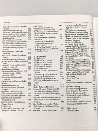 "Uniforms and Insignia of the Luftwaffe Volume 1: 1933-1940" DIN A4, 256 Seiten, gebraucht, englisch