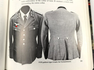 "Uniforms and Traditions of the Luftwaffe Volume 2" DIN A5, 480 Seiten, gebraucht, englisch