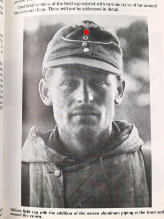 "Uniforms und Traditions of the German Army 1933-1945, Vol. 1" DIN A5, 415 Seiten, stark gebraucht, englisch