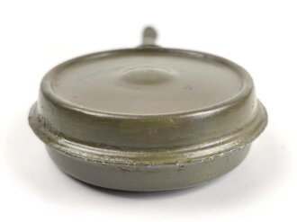 Ölkanne für die Werkzeugtasche MG34/42 der Wehrmacht, überlackiertes Stück