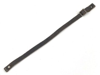 Stahlhelm Kinnriemen Wehrmacht, neuzeitliche Fertigung. Ungereinigt