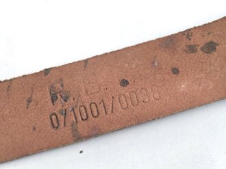 Stahlhelm Kinnriemen Wehrmacht, höchstwahrscheinlich neuzeitliche Fertigung. Ungereinigt