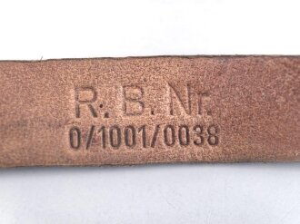 Stahlhelm Kinnriemen Wehrmacht, höchstwahrscheinlich neuzeitliche Fertigung. Ungereinigt