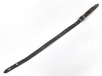 Stahlhelm Kinnriemen Wehrmacht, höchstwahrscheinlich neuzeitliche Fertigung. Ungereinigt