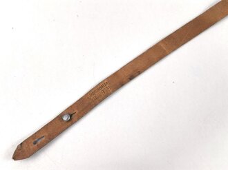 Stahlhelm Kinnriemen Wehrmacht, höchstwahrscheinlich neuzeitliche Fertigung. Ungereinigt