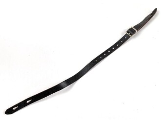 Stahlhelm Kinnriemen Wehrmacht, höchstwahrscheinlich neuzeitliche Fertigung. Ungereinigt