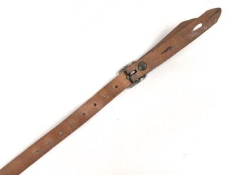 Stahlhelm Kinnriemen Wehrmacht, höchstwahrscheinlich neuzeitliche Fertigung. Ungereinigt