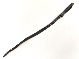 Stahlhelm Kinnriemen Wehrmacht, höchstwahrscheinlich neuzeitliche Fertigung. Ungereinigt