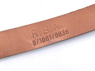 Stahlhelm Kinnriemen Wehrmacht, höchstwahrscheinlich neuzeitliche Fertigung. Ungereinigt