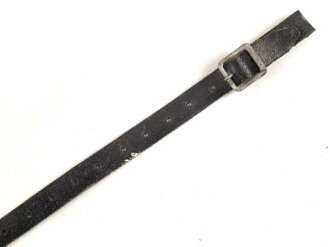 Stahlhelm Kinnriemen Wehrmacht, neuzeitliche Fertigung. Ungereinigt