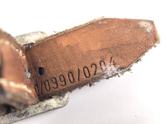 Stahlhelm Kinnriemen Wehrmacht, neuzeitliche Fertigung. Ungereinigt