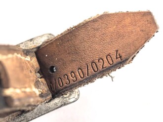 Stahlhelm Kinnriemen Wehrmacht, neuzeitliche Fertigung. Ungereinigt