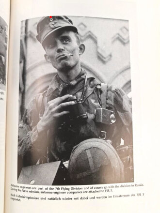 "Fallschirmjäger Rgt. 3 - Eine Chronik in Bildern, Volume 2" DIN A5, 672 Seiten, gebraucht, deutsch/englisch