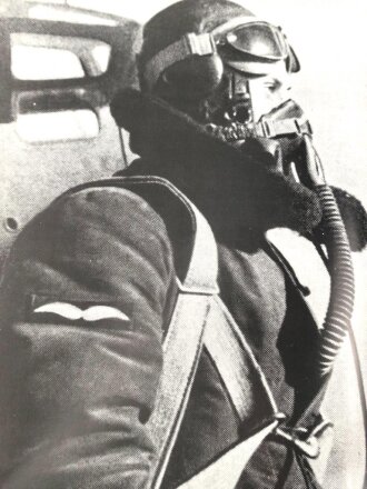 "Luftwaffe vs. RAF, Flying clothing of the Air War...